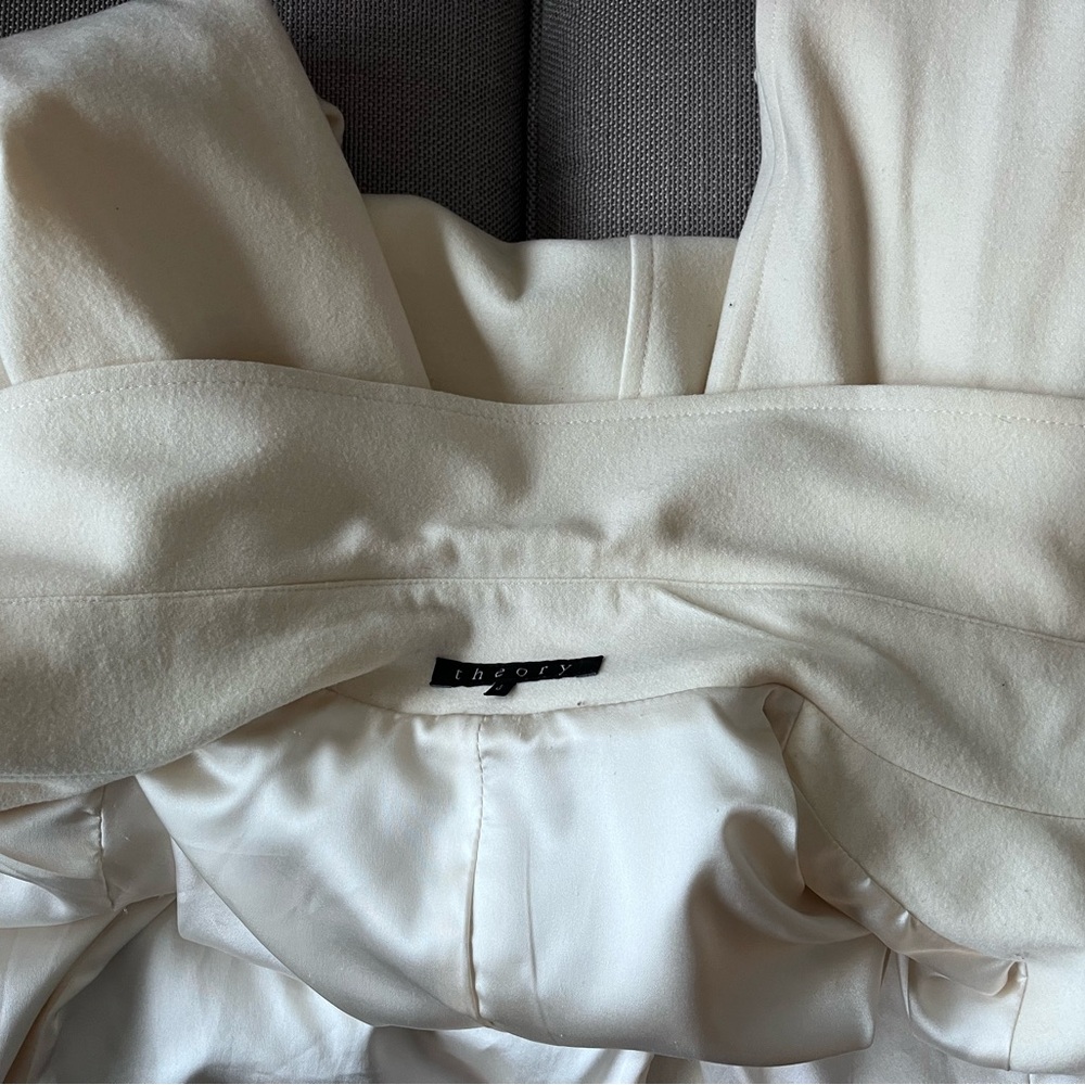 Theory Cream Trench Coat - Picture 13 of 13